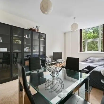 Image 9 - Bromyard House, Bromyard Avenue, London, W3 7BS, United Kingdom - Apartment for rent