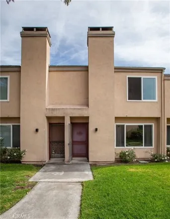 Image 2 - 101 West Riverdale Avenue, Orange, CA 92865, USA - Townhouse for rent