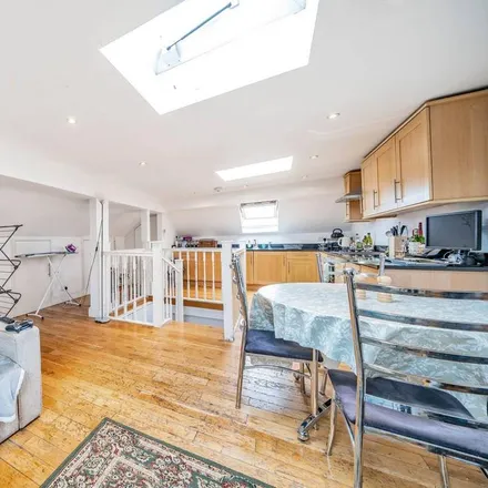 Rent this 3 bed apartment on 42 Haselrigge Road in London, SW4 7JJ