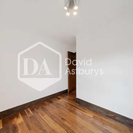 Image 5 - Whewell Road, London, N19 4LS, United Kingdom - Apartment for rent