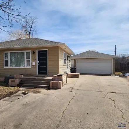 Image 1 - 272 North 42nd Street, Rapid City, SD 57702, USA - House for sale