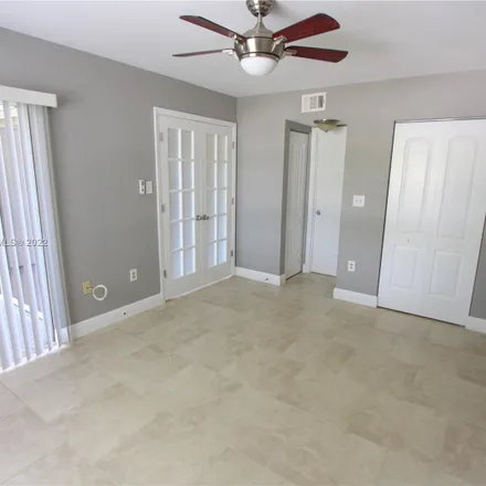 Image 9 - South Oakland Forest Drive, Broward County, FL 33309, USA - Condo for rent