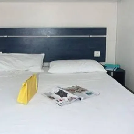 Rent this 2 bed house on Roseto degli Abruzzi in Via Cristoforo Colombo, 64026 Roseto degli Abruzzi TE