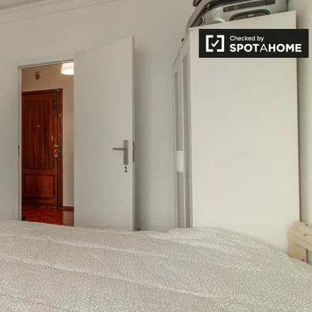 Rent this 9 bed room on Estrela do Parque in Rua Castilho, 1070-051 Lisbon