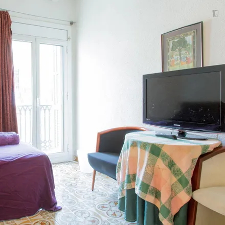 Rent this 6 bed room on unnamed road in 08001 Barcelona, Spain