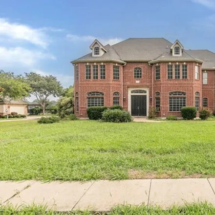 Buy this 5 bed house on 2645 Wells Ct in Cedar Hill, Texas