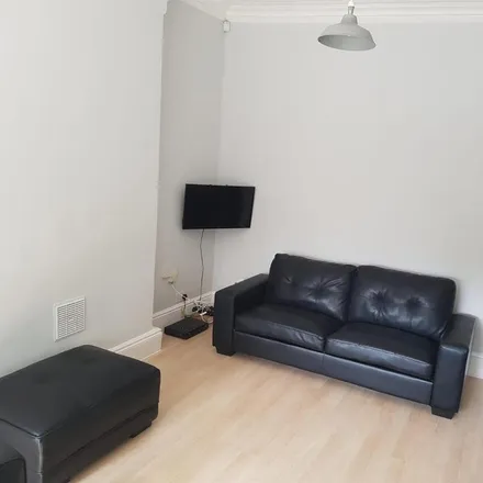 Rent this 1 bed house on 15a Larkdale Street in Nottingham, NG7 4FZ