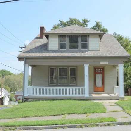 Buy this 2 bed house on 1602 Monroe Street in Covington, KY 41014