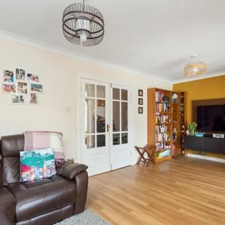 Image 3 - 56 Drum Brae South, City of Edinburgh, EH12 8SS, United Kingdom - Townhouse for sale