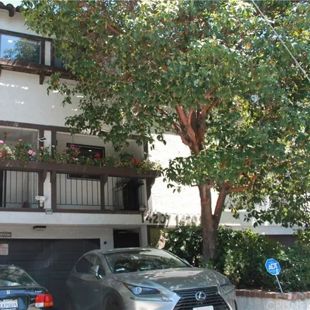 Rent this 3 bed townhouse on 14201 Dickens Street in Los Angeles, CA 91423
