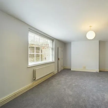 Image 7 - Clare Gardens, Hitchin, SG4 9SQ, United Kingdom - Apartment for rent