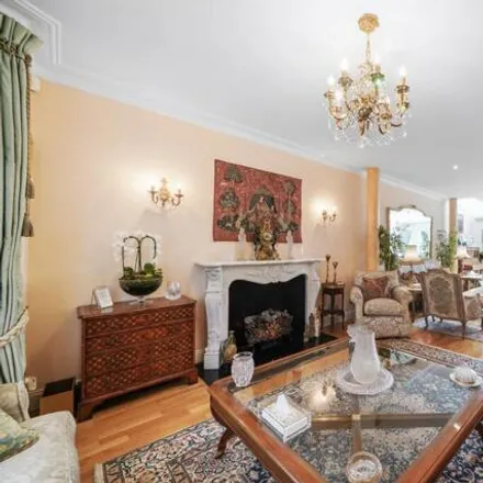 Buy this 6 bed house on St Andrew's Road in London, NW11 0PH