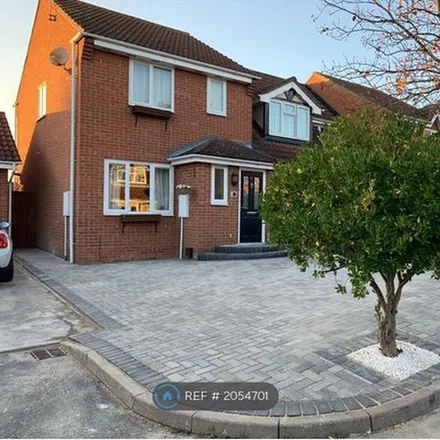 Image 2 - The Chase, Wickford, SS12 9EU, United Kingdom - Duplex for rent