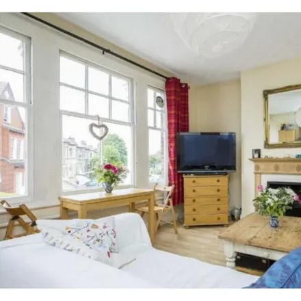 Rent this 3 bed apartment on 321 Cavendish Road in London, SW12 0PQ