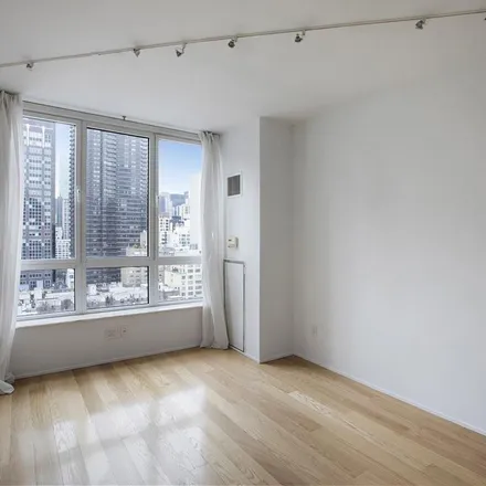 Image 2 - 351 East 51st Street, New York, NY 10022, USA - Apartment for rent