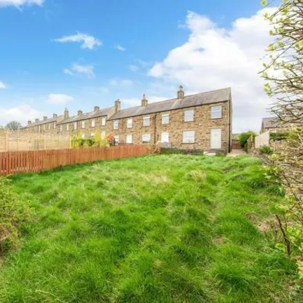Buy this 3 bed townhouse on Yew Tree Road in Kirkburton, HD8 8DT