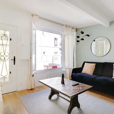 Rent this 3 bed apartment on 92 Rue de la Réunion in 75020 Paris, France