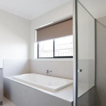 Image 5 - Fermanagh Street, Alfredton VIC 3350, Australia - Apartment for rent