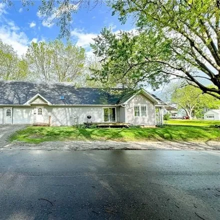 Image 1 - 1227 North Walnut Street, Maryville, MO 64468, USA - House for sale