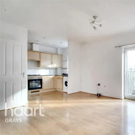 Rent this 2 bed apartment on Footpath 167 in Purfleet-on-Thames, RM19 1SS