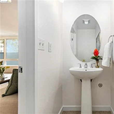 Image 8 - Jade Condos, 16th Street, Oakland, CA 94617, USA - Townhouse for sale