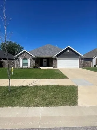 Rent this 3 bed house on 281 South Geranium Lane in Fayetteville, AR 72704