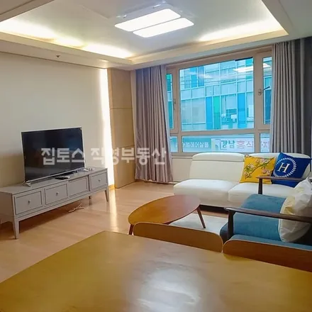 Rent this 3 bed apartment on 서울특별시 강남구 대치동 891-28