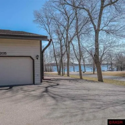 Image 4 - 835 Clear Lake Drive, Waseca, MN 56093, USA - Condo for sale