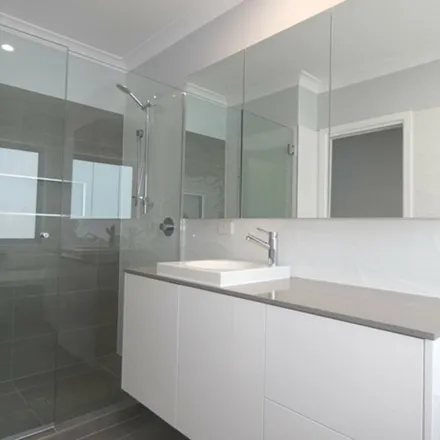 Image 3 - 61 Wimmera Crescent, Upper Coomera QLD 4209, Australia - Apartment for rent