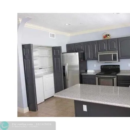 Image 5 - 3350 Northeast 6th Street, Pinehurst Village, Pompano Beach, FL 33062, USA - Townhouse for rent