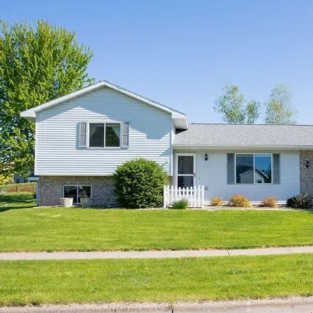 Buy this 3 bed house on 811 Windhill Street in Onalaska, WI 54650