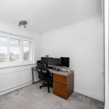 Image 2 - King George VI Drive, Hove, BN3 6XF, United Kingdom - House for rent