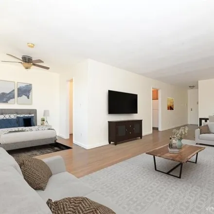 Buy this studio apartment on 3 Birchwood Court in Village of Mineola, NY 11501