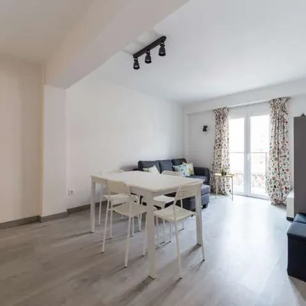 Rent this 4 bed apartment on Carrer de les Arts i dels Oficis in 25, 46021 Valencia