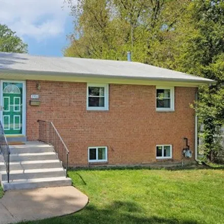 Buy this 3 bed house on 3926 Howard Street in Annandale, VA 22003