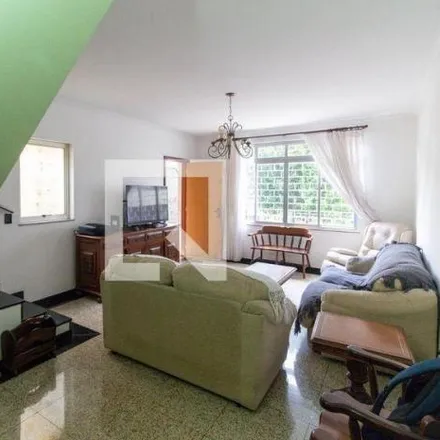 Rent this 3 bed house on Rua Gaspar Fernandes 596 in Cambuci, São Paulo - SP