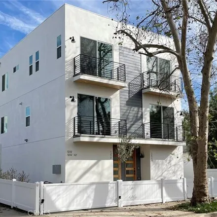 Rent this 3 bed house on 5230 Tilden Ave in Sherman Oaks, California