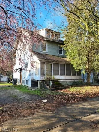Image 2 - 854 Euclid Avenue, Akron, OH 44307, USA - House for sale