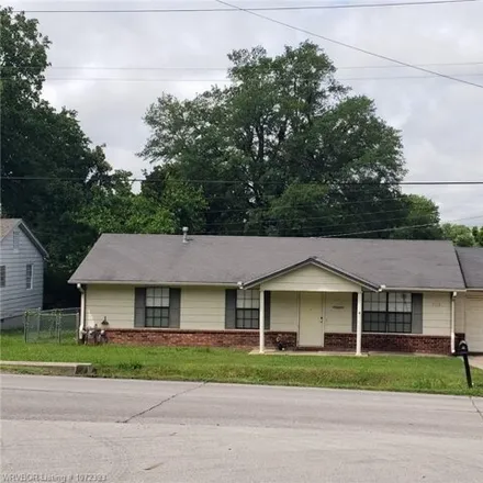 Buy this 3 bed house on 2298 Knoxville Street in Fort Smith, AR 72901