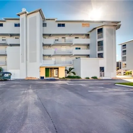 Image 1 - Royal Pelican Condos, Fort Myers Beach, Lee County, FL, USA - Townhouse for sale