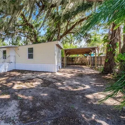 Buy this studio apartment on 227 Sunset Drive in Polk County, FL 33850