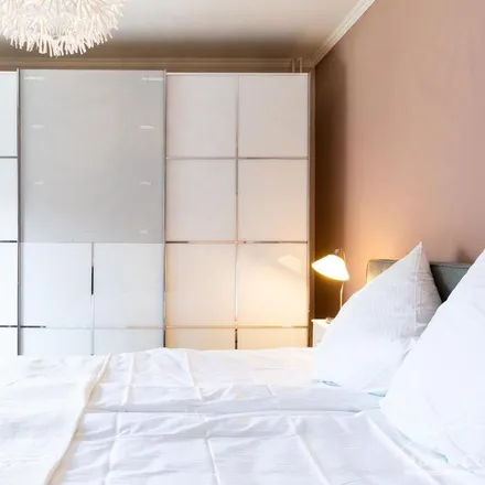 Rent this 2 bed apartment on Hanssensweg 14 in 22303 Hamburg, Germany