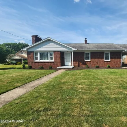 Buy this 3 bed house on 981 Weldon Street in Montoursville, Lycoming County