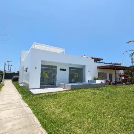 Buy this 4 bed house on Óvalo Grau in San Vicente de Cañete, Peru
