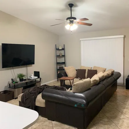 Image 2 - 1056 Cape Coral Parkway West, Cape Coral, FL 33914, USA - Room for rent