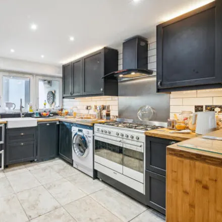 Image 1 - Castlemaine Tower, Culvert Road, London, SW11 5BD, United Kingdom - Apartment for sale