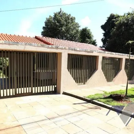 Buy this 4 bed house on Rua Osvaldo Cruz in Independência, Cascavel - PR