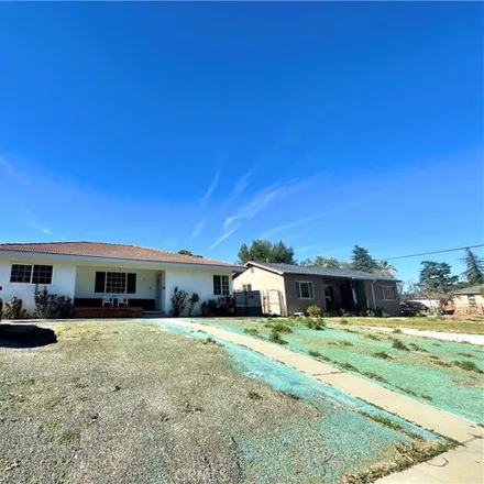 Buy this 15 bed house on 533 East 10th Street in Beaumont, CA 92223