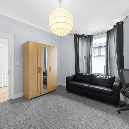 Rent this 5 bed apartment on Leylang Road in London, SE14 5QY