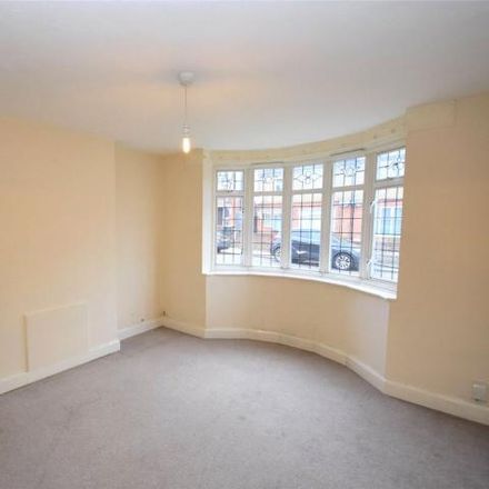 Rent this 3 bed house on Seymour Road in Luton, LU1 3HQ